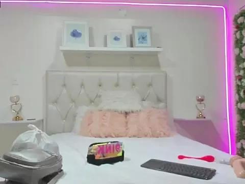 MollySkinny on StripChat 