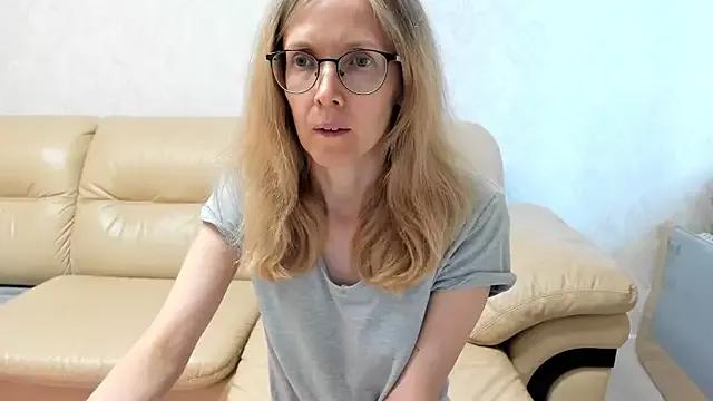 MollyStory from StripChat