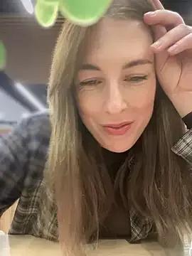MommmyYummy from StripChat