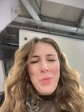 MommmyYummy from StripChat