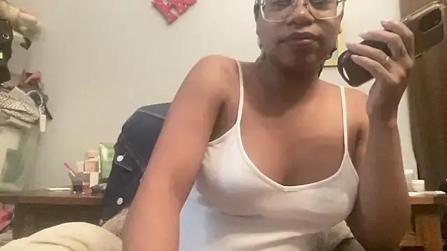 MommyConfident from StripChat