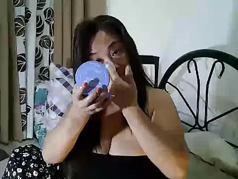 mommylicious from StripChat