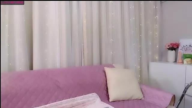 MOMO_ROSE from StripChat