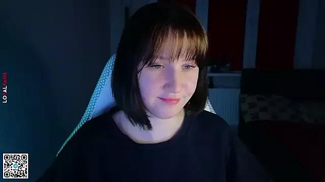 mon_lola from StripChat is Freechat