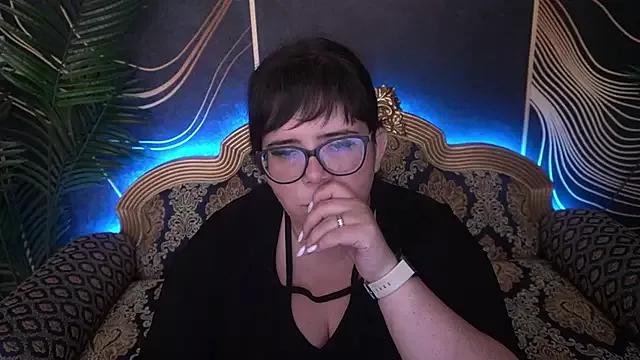 Monelise from StripChat is Freechat