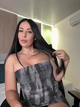 MoniqueVega from StripChat is Freechat