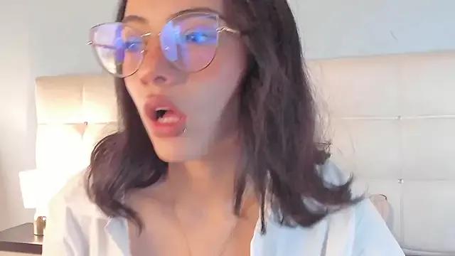 Moon__April from StripChat is Freechat