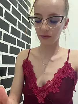MoonedByEva from StripChat