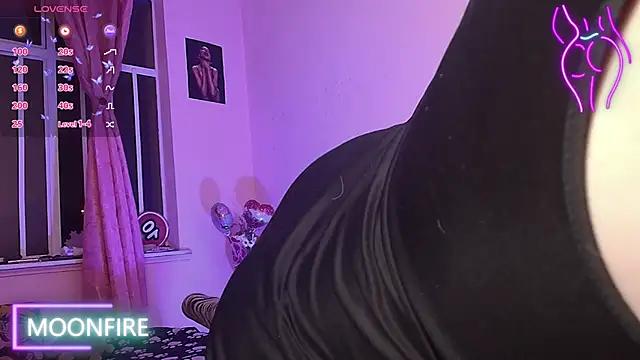 moonfiredancer from StripChat