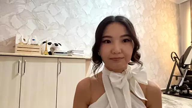 MyCuteLuna from StripChat is Freechat