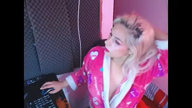Girls: try live performances with matured performers, from dancing to quirks, in a variety of beautiful sex cams.