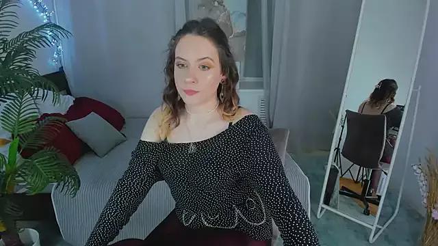 NanaMoonlight from StripChat
