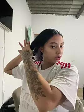 Nandinha777 from StripChat
