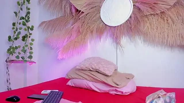 NaomiiBoobs from StripChat is Freechat