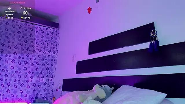 Girls: try live performances with matured performers, from dancing to quirks, in a variety of beautiful sex cams.