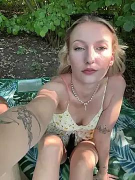 NattieBoo from StripChat