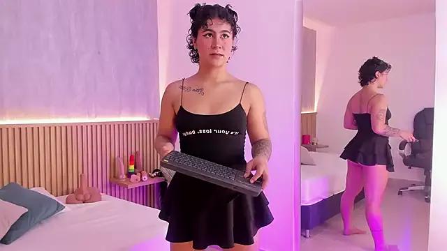naughty_snake_ from StripChat is Freechat