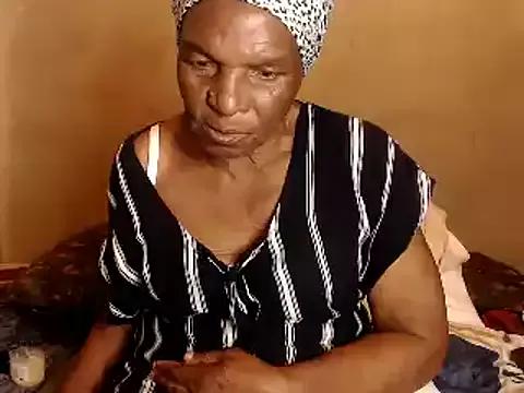 NaughtyGranny from StripChat is Freechat