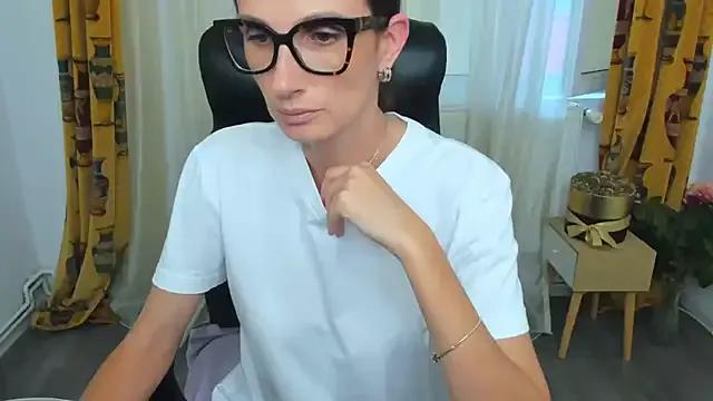 NaughtyWifey1 from StripChat is Freechat