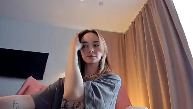 NessaDay from StripChat