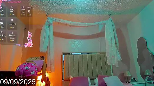 nicole_simth from StripChat is Freechat
