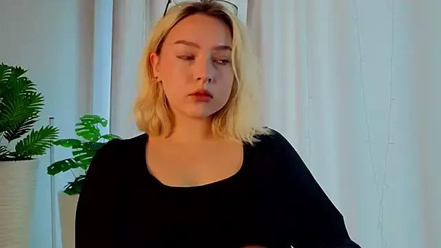 NikaDreem from StripChat is Freechat