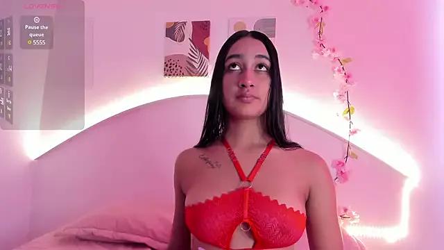 nikibricee from StripChat