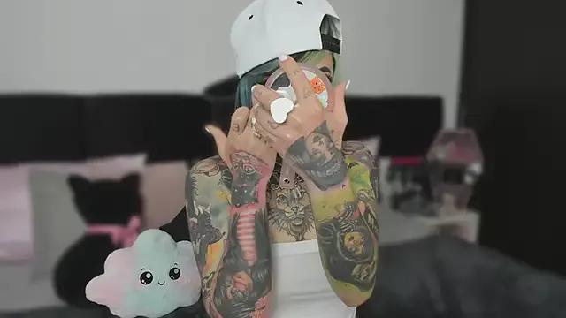 NikkiRamone from StripChat