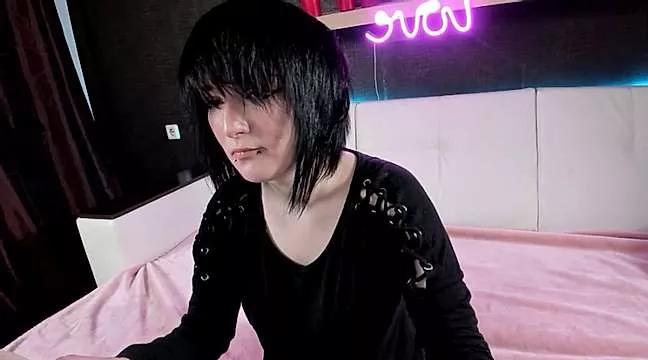 nikkyclainn from StripChat