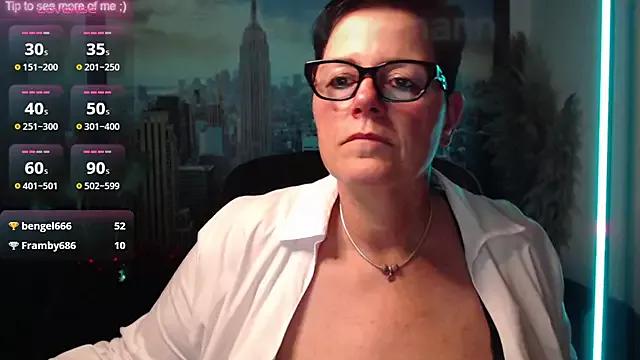 ninarandmann from StripChat