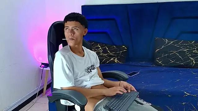 NINETEEN_B from StripChat