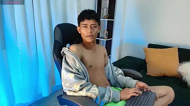 NINETEEN_B from StripChat