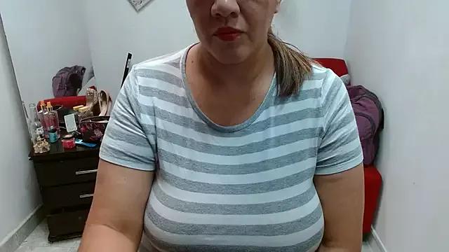 niniplayass from StripChat