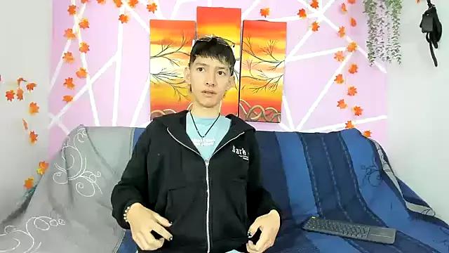 Noah_ellish from StripChat is Freechat