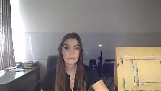 NoNudeElie from StripChat
