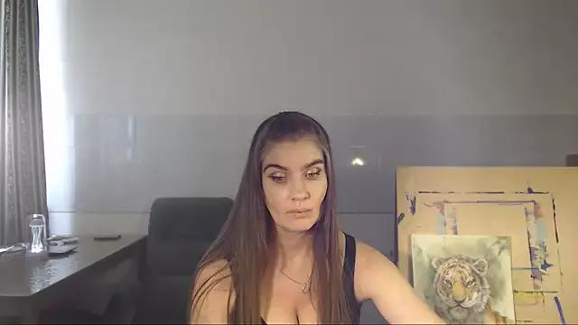 NoNudeElie from StripChat