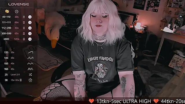 noori__hope from StripChat