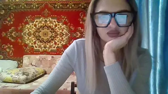 NovaPetal from StripChat is Freechat