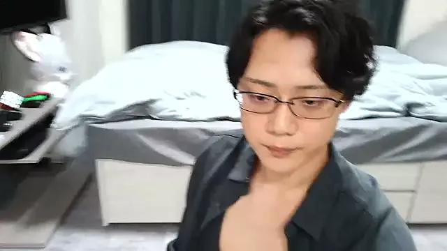 nunnun00 from StripChat