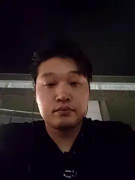 offwhite777 from StripChat is Freechat