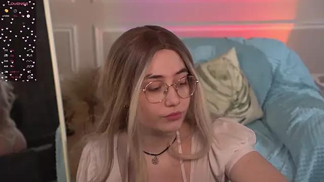 Oliiloli from StripChat