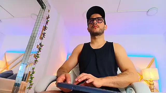 Oliver_Takeshi from StripChat is Freechat