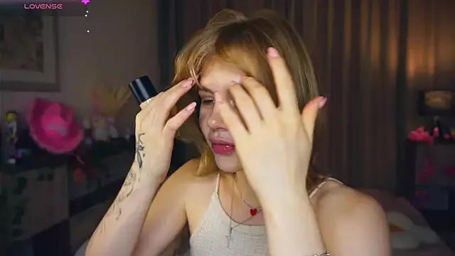 OronaNengl from StripChat