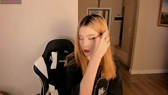Pakk_Minni from StripChat