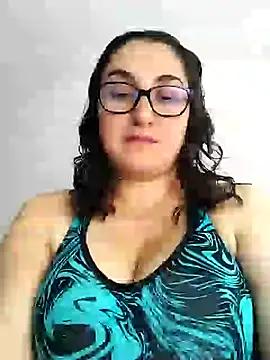 paradise_bigboobs from StripChat