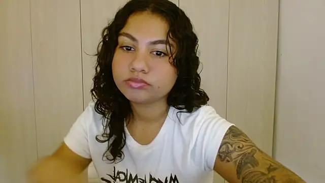 paradisebloom8 from StripChat
