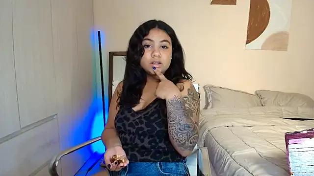 paradisebloom8 from StripChat