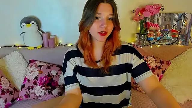 PenelopeOneGrey from StripChat