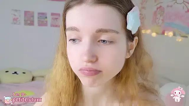 Photos of petiteluluxx from StripChat is Freechat