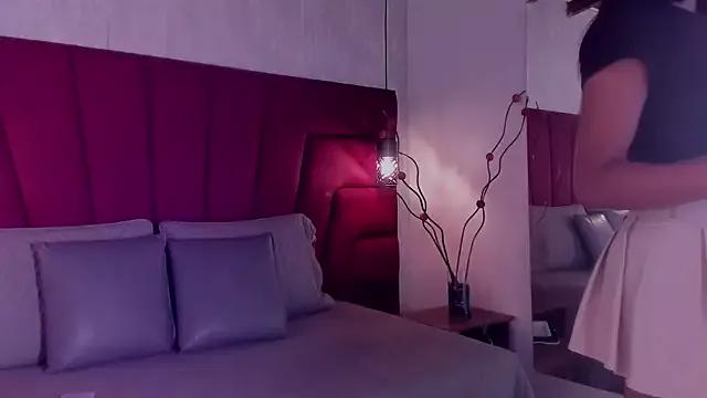 Pocahontas_Stils from StripChat is Freechat